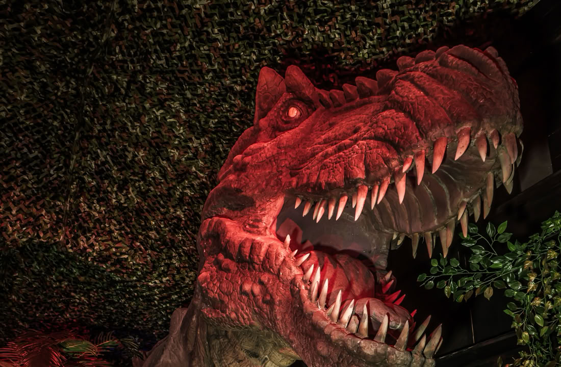 Dinosauriedjungelns konung T-Rex  hos A World of Dinosaurs